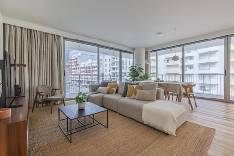 View (from property/room), Balcony/Terrace, Living room, Seating area