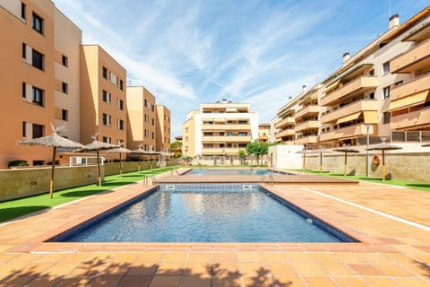Property building, Swimming pool