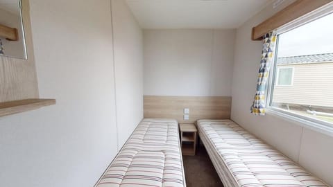 Reduced for remaining breaks for May,Jun,Jul for 6berth caravan partial sea & beachview, Haven littlesea, Weymouth House in Weymouth