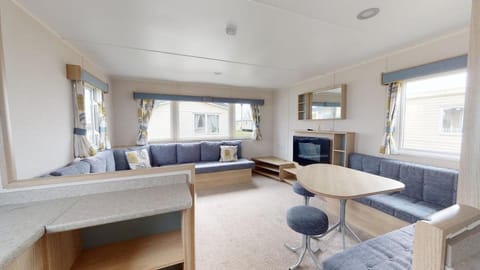 Reduced for remaining breaks for May,Jun,Jul for 6berth caravan partial sea & beachview, Haven littlesea, Weymouth House in Weymouth