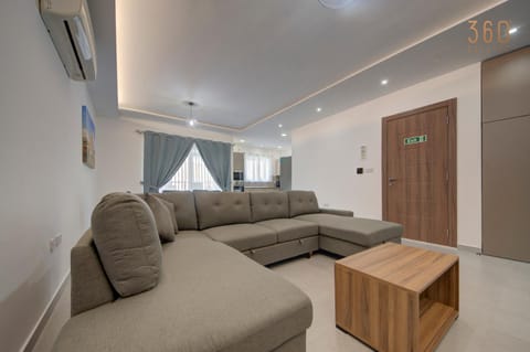 TV and multimedia, Living room, Seating area, wardrobe