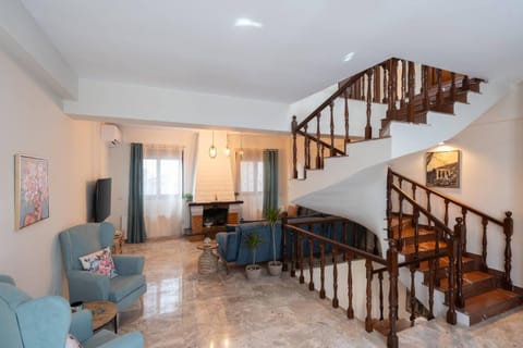 Communal lounge/ TV room, Living room