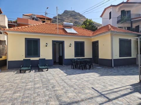 Property building, Patio, Day, Natural landscape, Mountain view