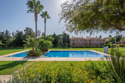 Property building, Garden, Garden view, Pool view, Swimming pool