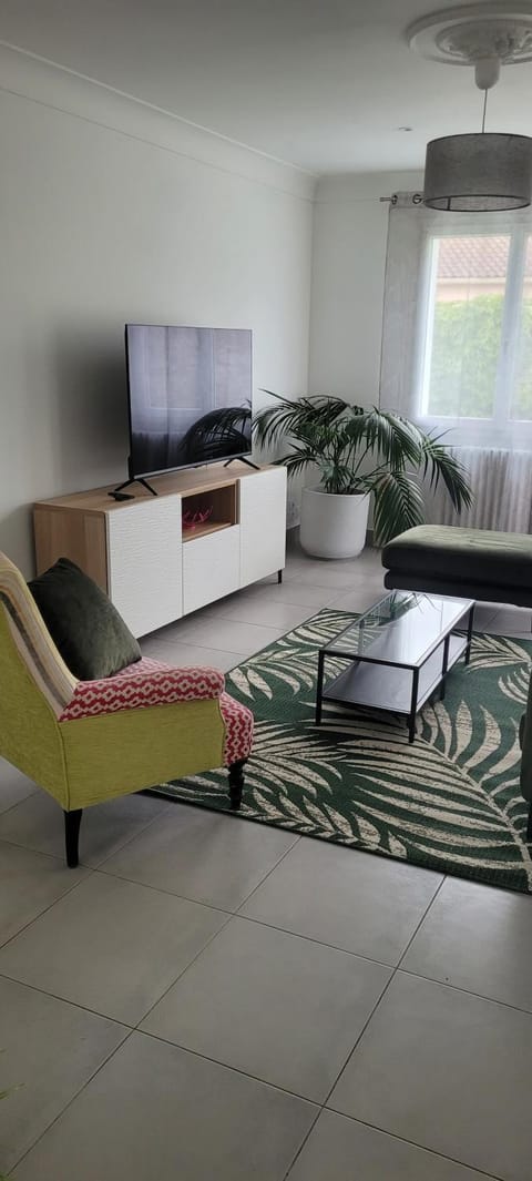 Communal lounge/ TV room, TV and multimedia