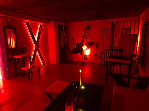 Le Baiser 1 le bunker réaménagé en plaisir interdit House in Le Havre