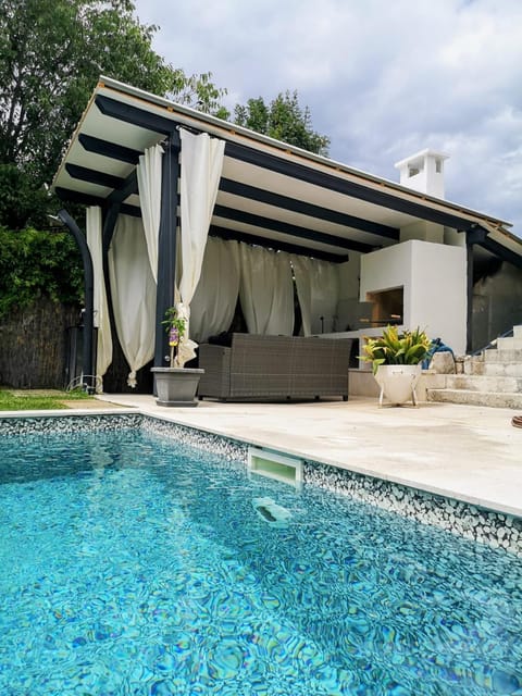 Luxury Apartment with Private Heated Pool Apartment in Šibenik