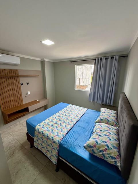 Bed, Bedroom, air conditioner