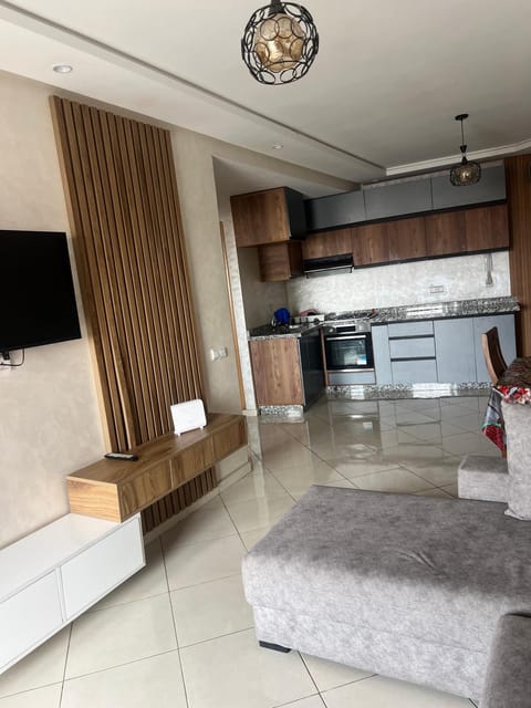 TV and multimedia, Kitchen or kitchenette, Living room, Seating area, Dining area