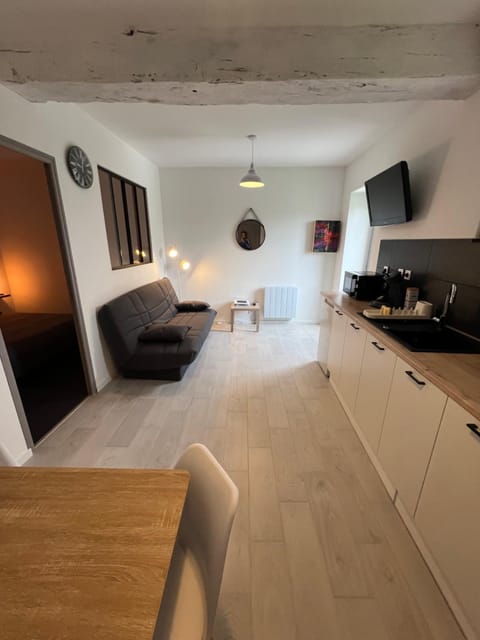 Kitchen or kitchenette, Living room, Seating area, Dining area