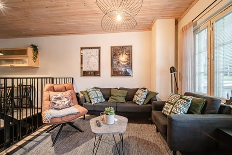 Communal lounge/ TV room, TV and multimedia, Living room, Seating area, heating, internet