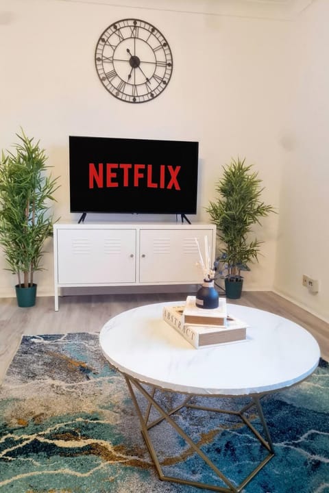 Communal lounge/ TV room, TV and multimedia, Evening entertainment