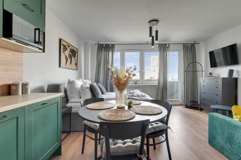 Bed, TV and multimedia, Kitchen or kitchenette, Living room