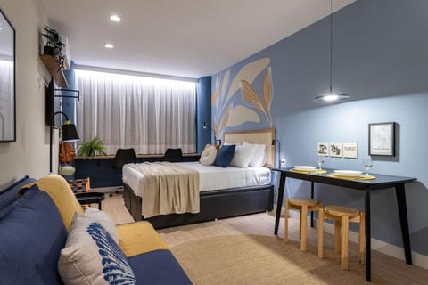 Bed, Seating area, Bedroom