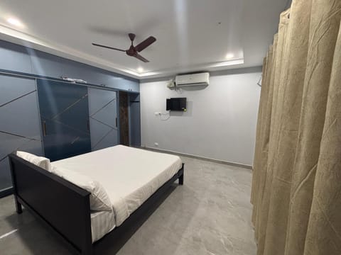 Bedroom, air conditioner