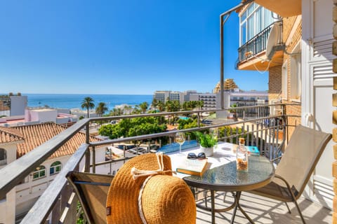 Property building, Day, View (from property/room), Balcony/Terrace, Seating area, Dining area, City view, Pool view, Sea view, Swimming pool