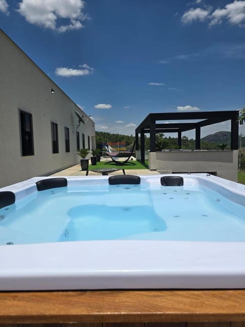 Hot Tub, Hot Tub