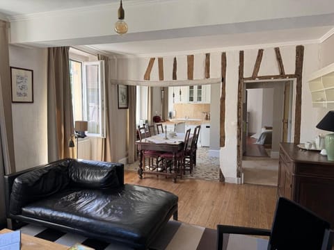 Appartement 1er étage dans maison de maître Apartment in Vernon