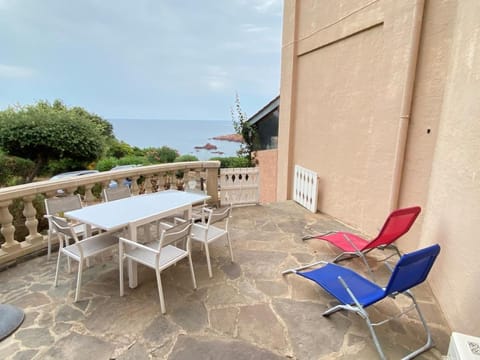 Patio, Natural landscape, View (from property/room), Dining area, Sea view, sunbed