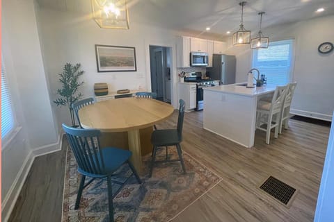Dining area, kitchen