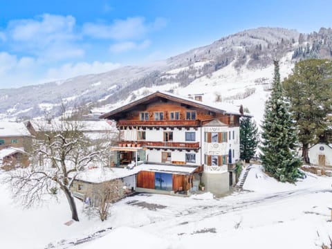 Property building, Winter