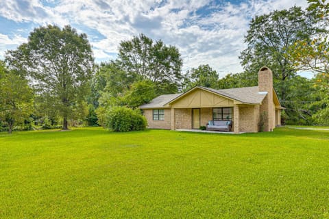 Healthcare-Worker Hub 2 Mi to Texarkana Hospitals! House in Texarkana