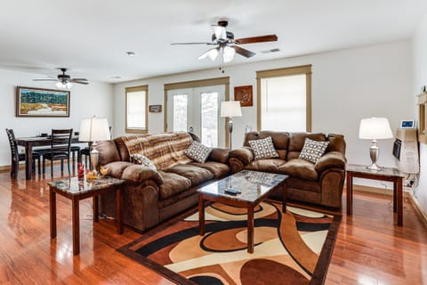 Relaxing Outdoor Spaces Quiet Wooded Gem in Hardy House in Current River