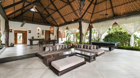 Villa Bidadari With Pool Villa in North Kuta