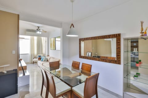 Luxurious Copacabana - 5 mins away to the beach! Apartment in Rio de Janeiro