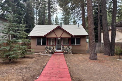 Tata Cabin Cabin in South Lake Tahoe