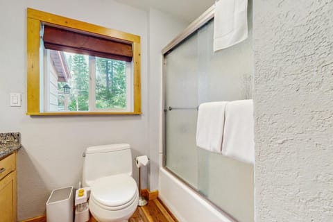 Tata Cabin Cabin in South Lake Tahoe