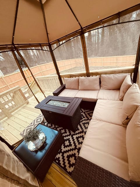 Spacious 7 Bed Home Near Downtown House in Atlanta