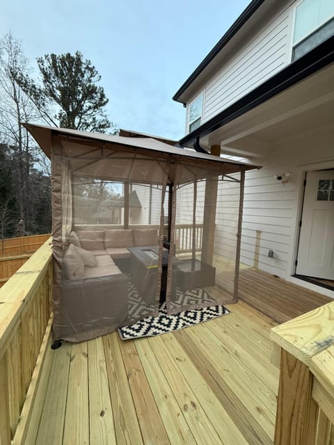 Spacious 7 Bed Home Near Downtown House in Atlanta