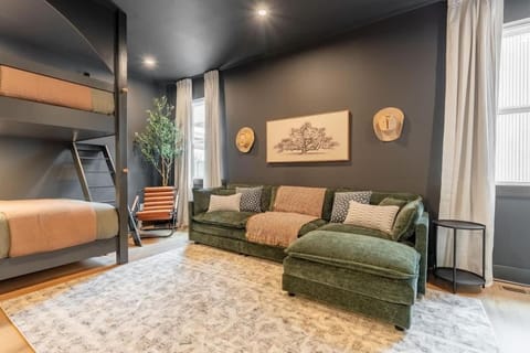 Notes of Nashville House in Nashville