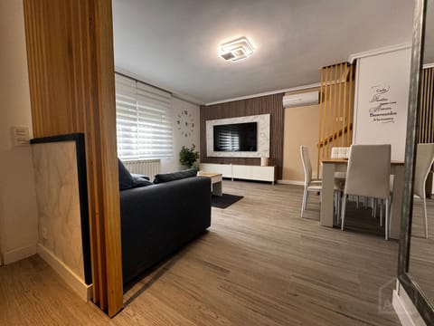 Communal lounge/ TV room, TV and multimedia, Lounge or bar, Dining area