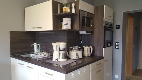 Coffee/tea facilities, Kitchen or kitchenette