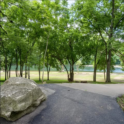 Royale Relaxation at Pointe Royale Apartment in Branson