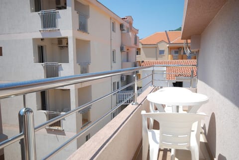 Balcony/Terrace, Seating area, City view