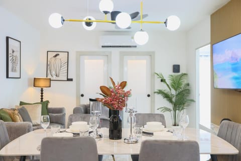 Living room, Seating area, Dining area, air conditioner