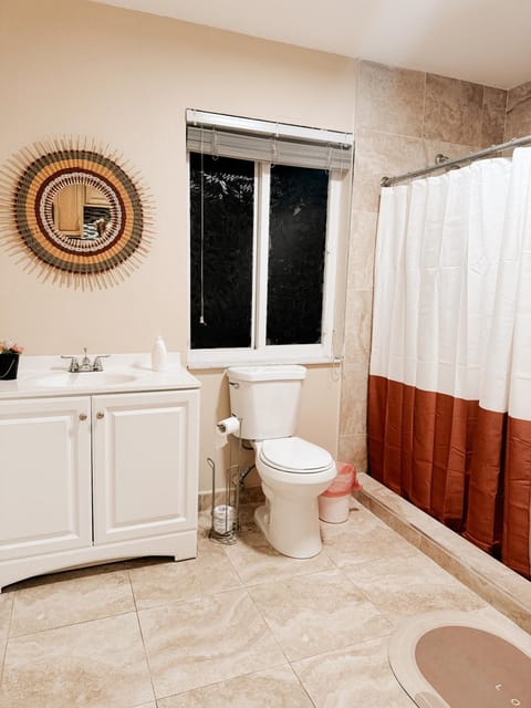 The blue Homestay near Miami Airport Vacation rental in Miami