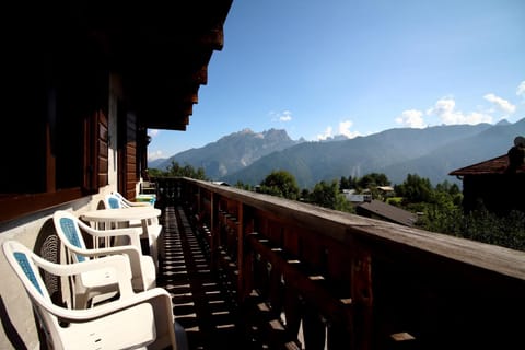 Balcony/Terrace, Mountain view