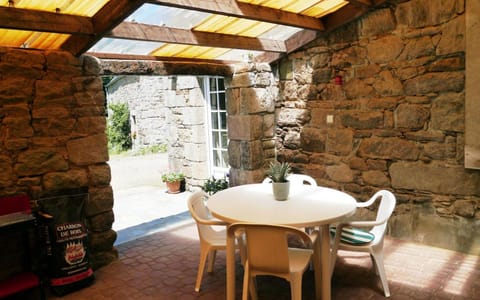 Patio, Dining area