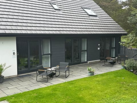 Property building, Balcony/Terrace, Garden view