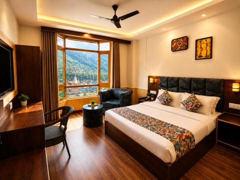 Bed, Living room, Photo of the whole room, Bedroom, Mountain view