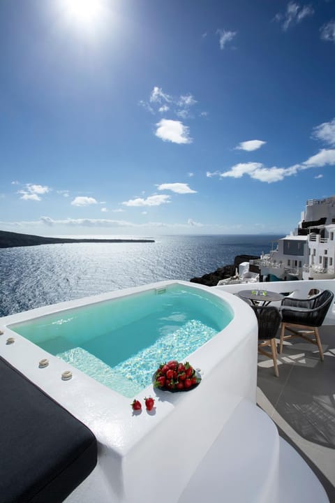 Patio, Day, Natural landscape, Hot Tub, View (from property/room), Balcony/Terrace, Sea view, Sunset