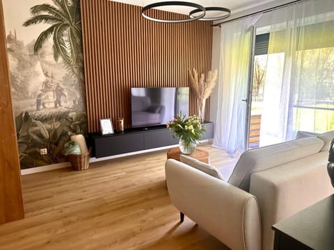 Communal lounge/ TV room, Living room, Evening entertainment