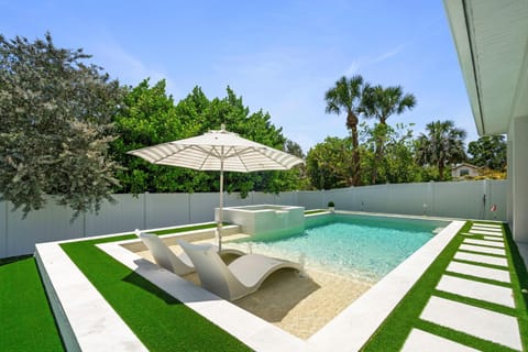 Swimming pool