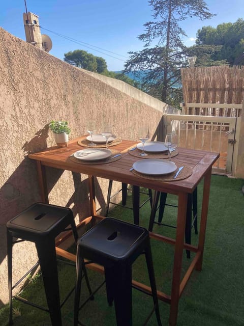 Patio, Natural landscape, View (from property/room), Balcony/Terrace