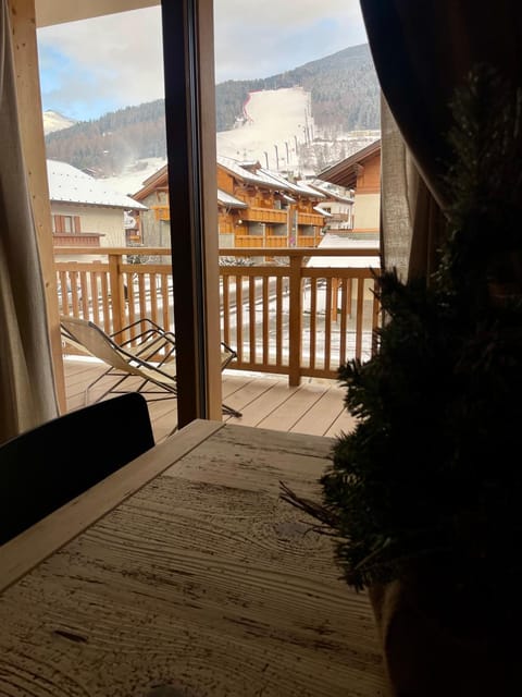 Winter, Dining area, Mountain view