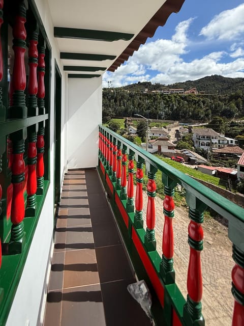 Balcony/Terrace, Mountain view